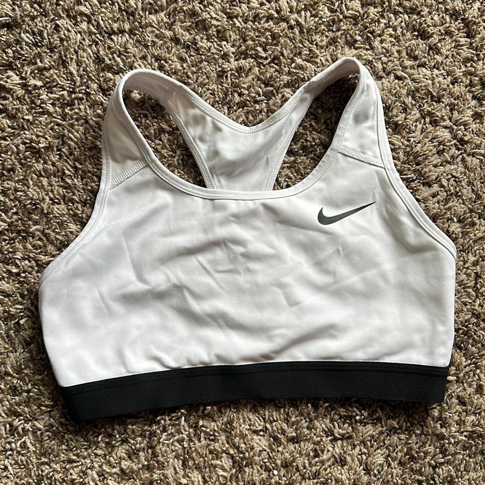 Nike Women’s Pro Swoosh Medium Support Sports Bra
